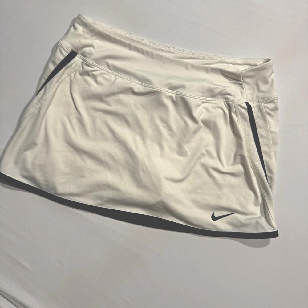 Nike Dri-FIT Womens Tennis Skort White Black Trim Size M Pull On Stretch